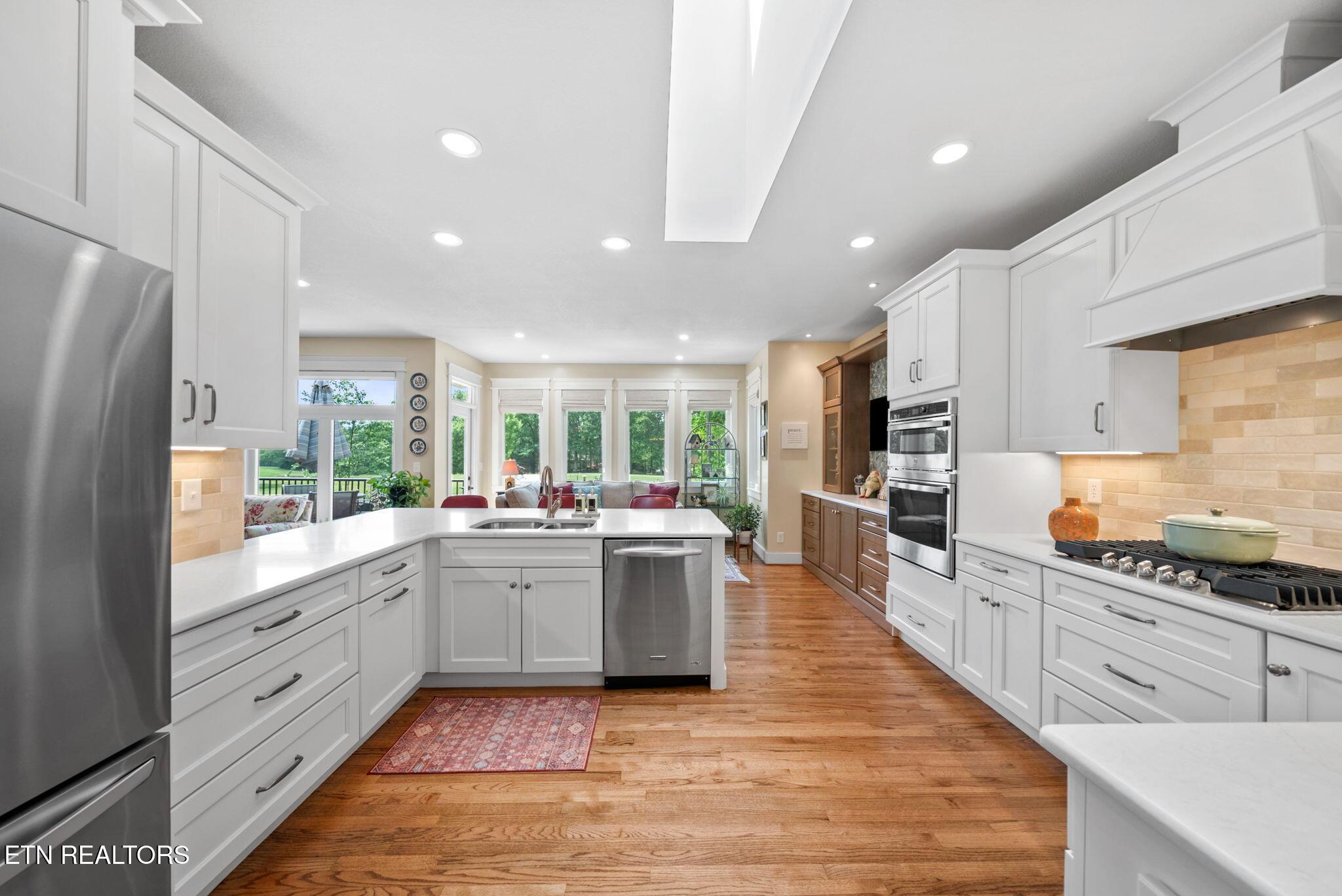 Image 3: 16-web-or-mls-DSC08471