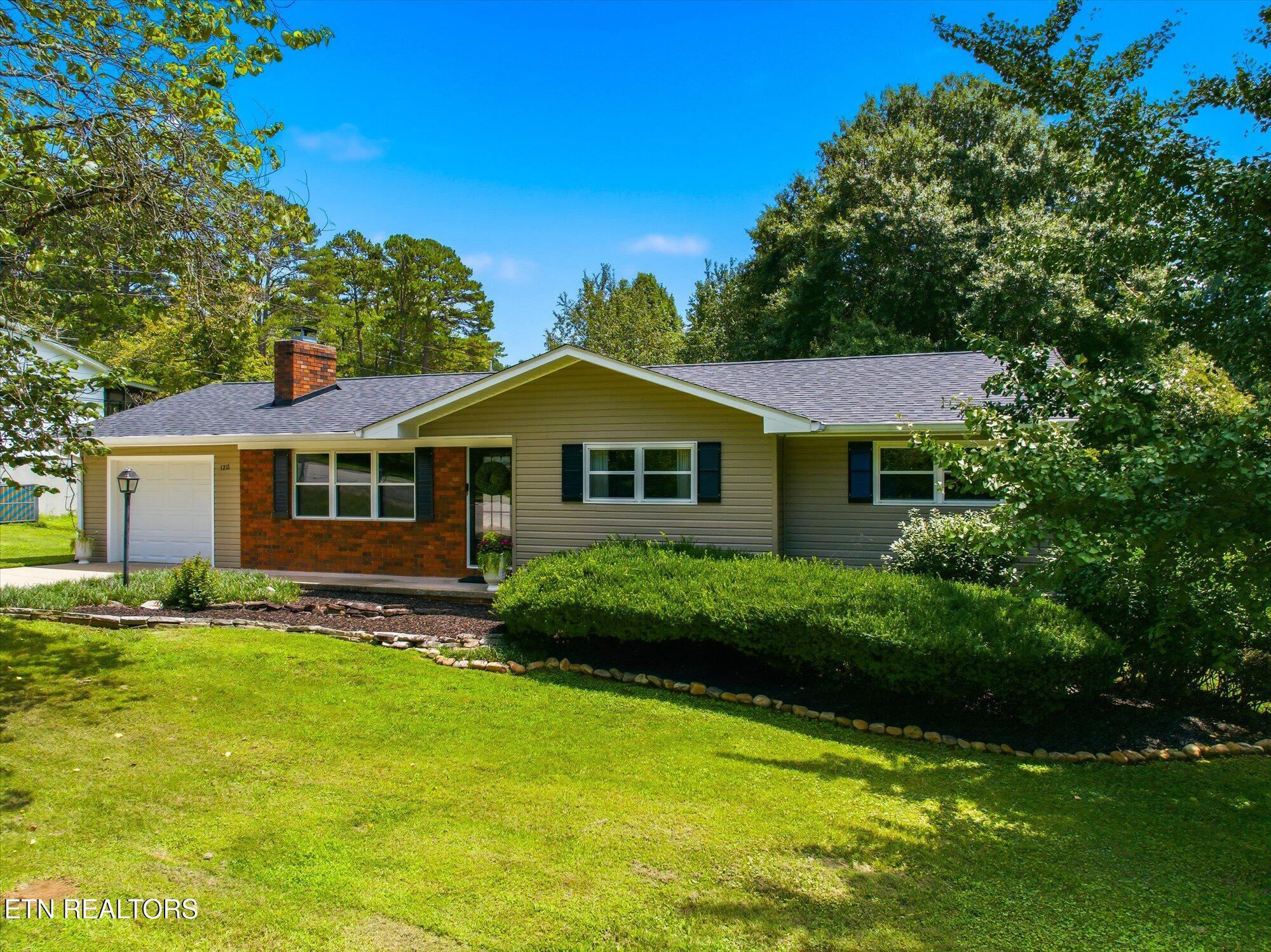 Image 3: 03-1211-Tellico-Ave-Athens-TN-3