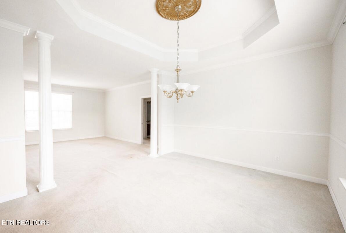 Image 4: dining area