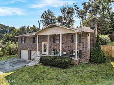 633 Woodland Drive