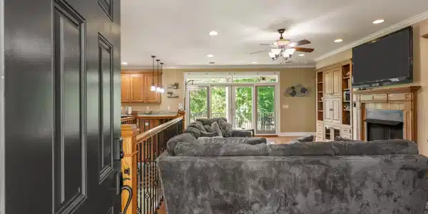 Image 4: 06-2177 Riverview Dr 14