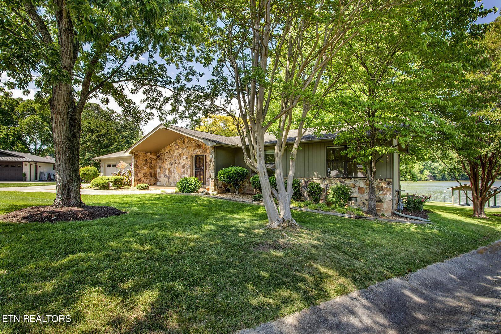 Image 3: 03_RiverTraceLane_3701_FrontRight