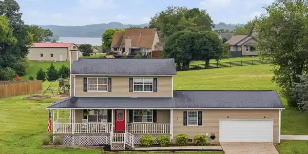 724 Fairway Drive
