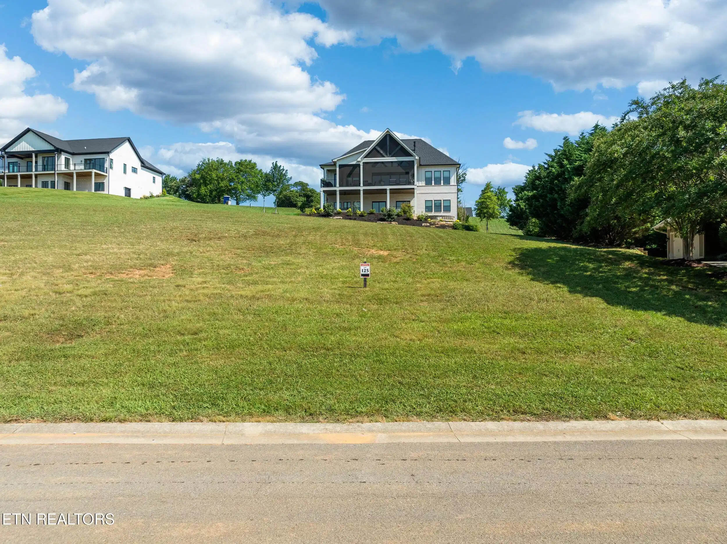 Image 1: 439 chestnut lane-1