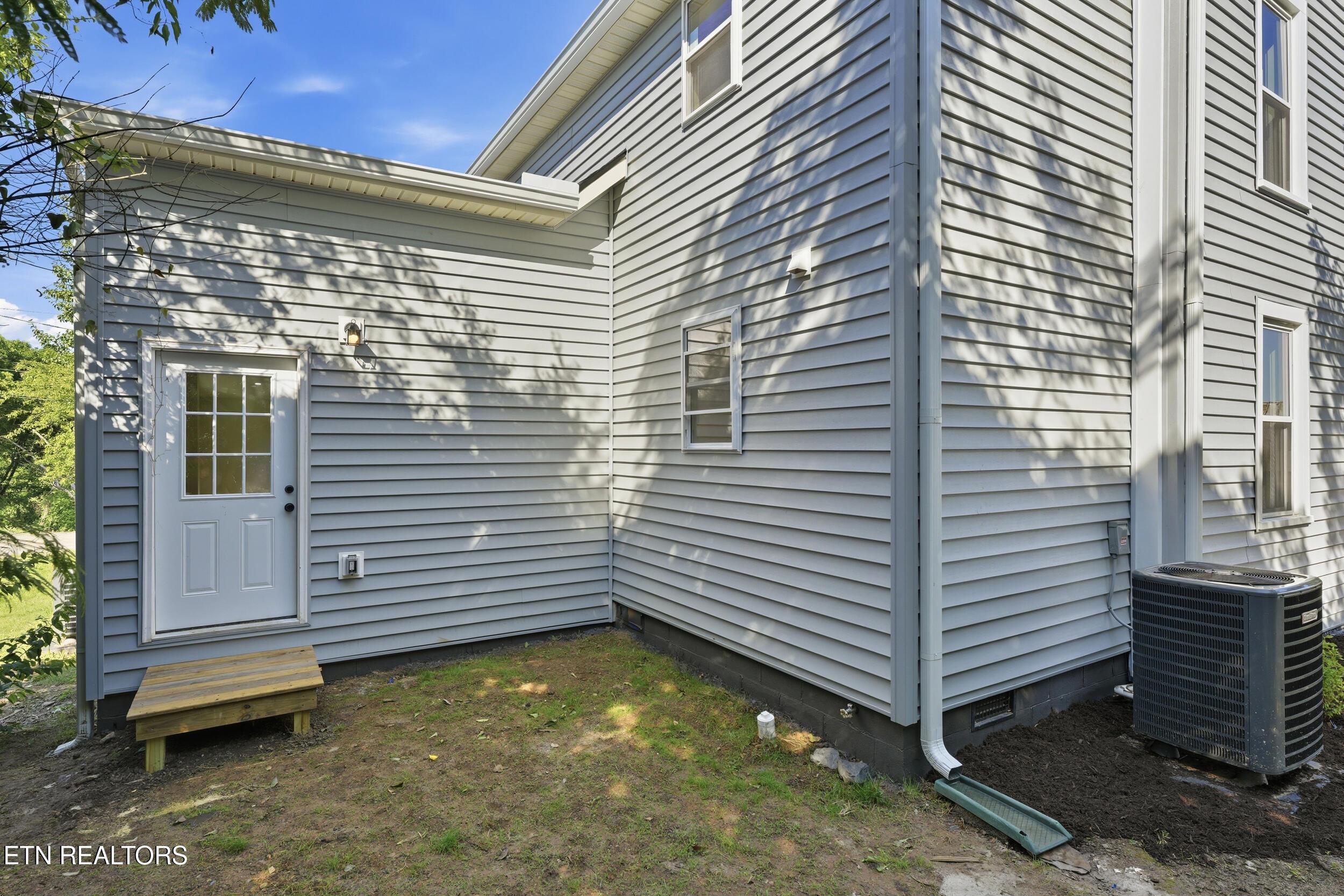 Image 4: 45_315_poplar_st_new_042