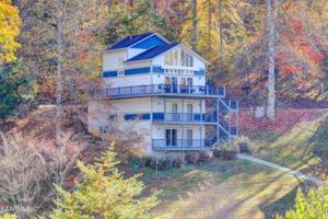487 Deerwood Lane
