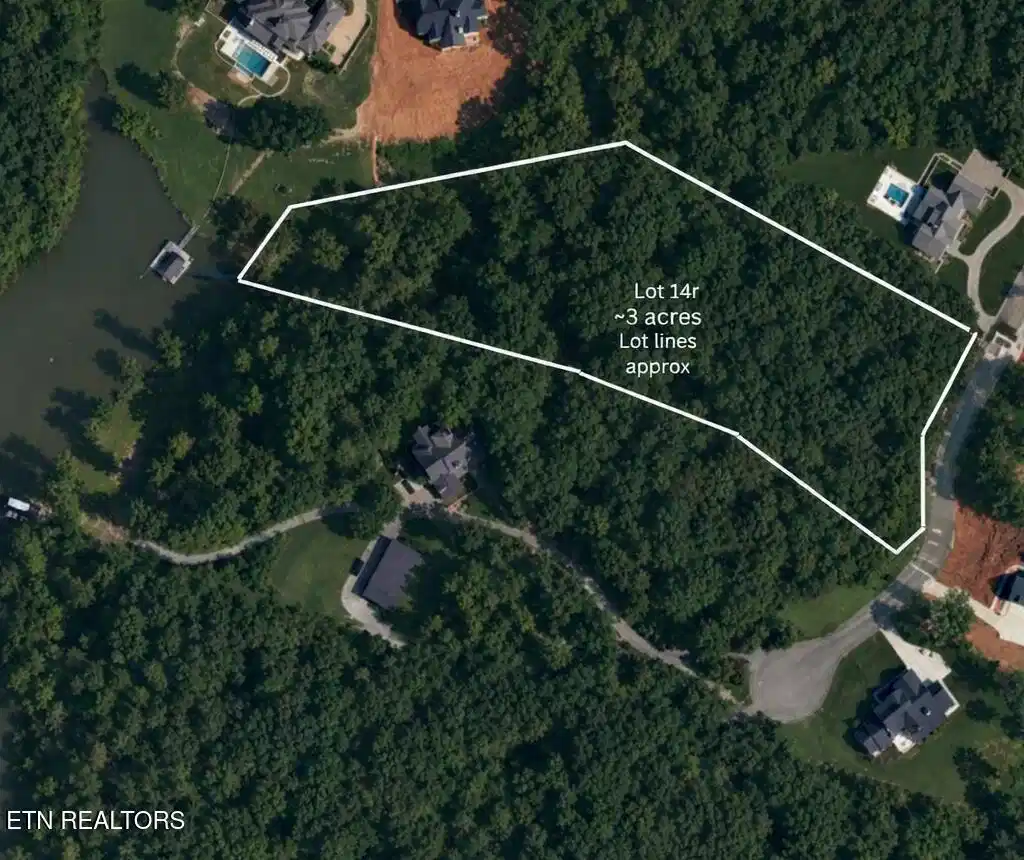 Image 1: Lot 14r Aerial with estimated lot lines