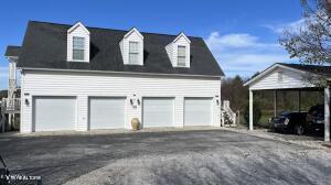 5163 Peavine Rd