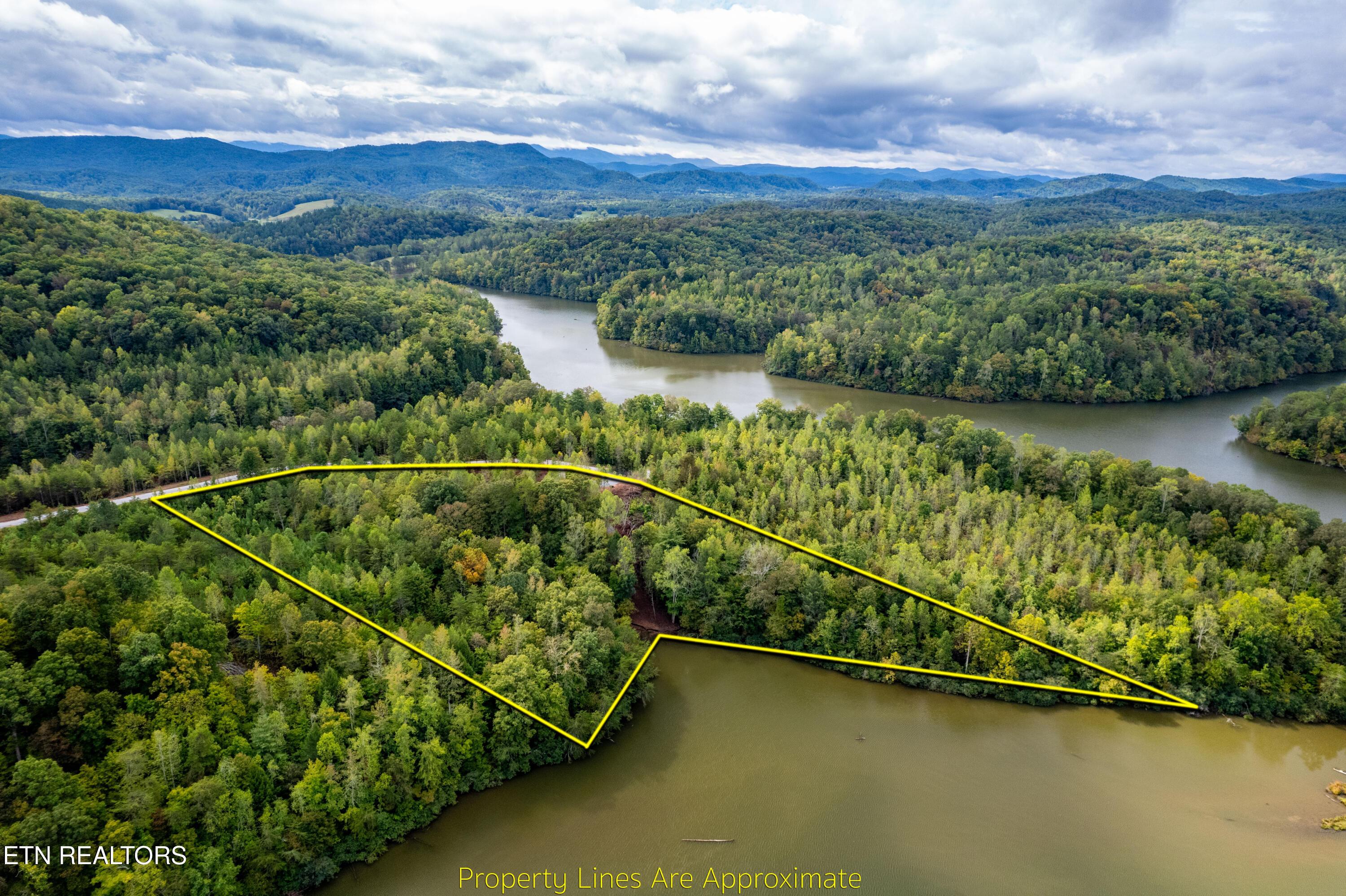 Image 3: Lakefront lot in East TN