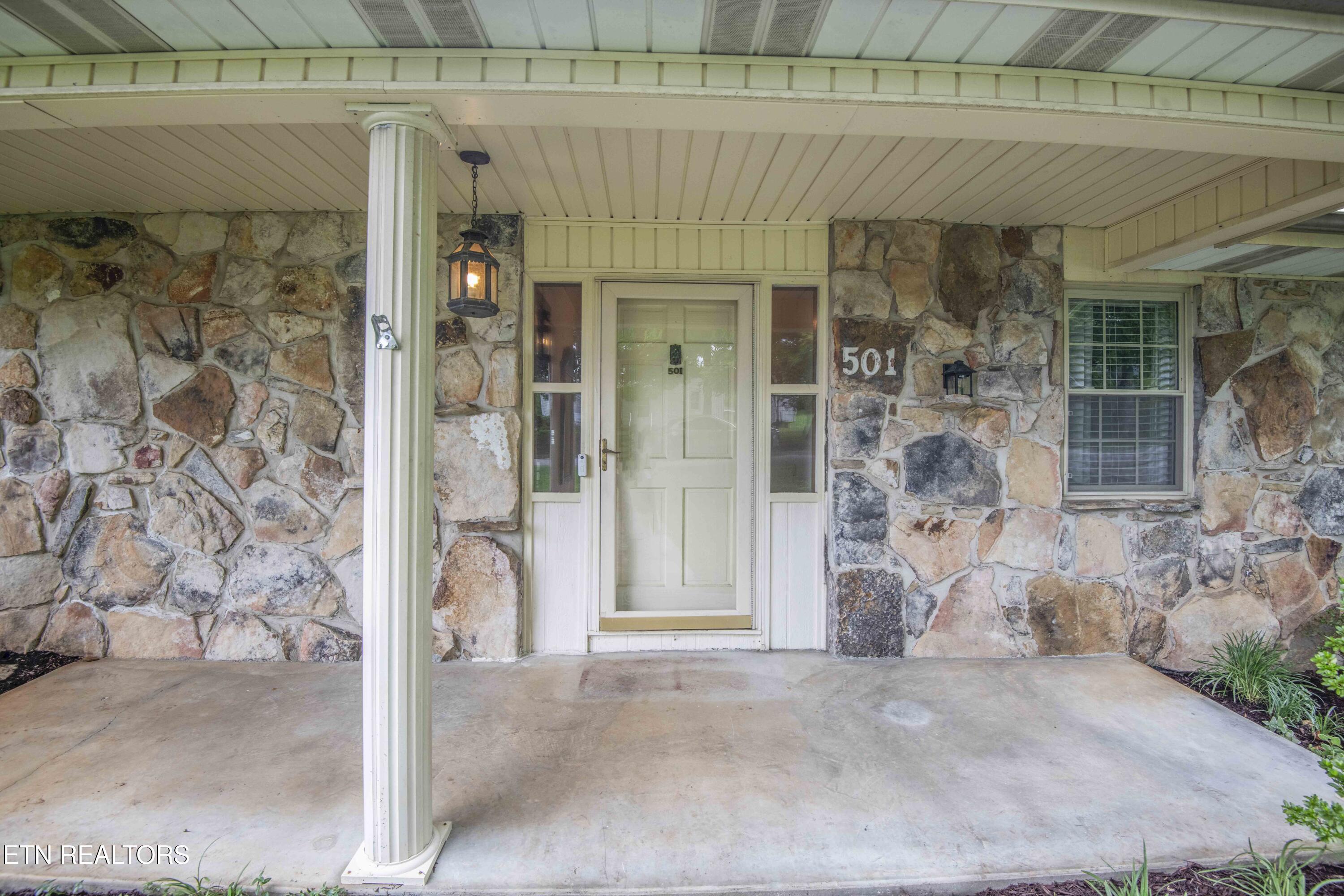 Image 4: exterior 3_1
