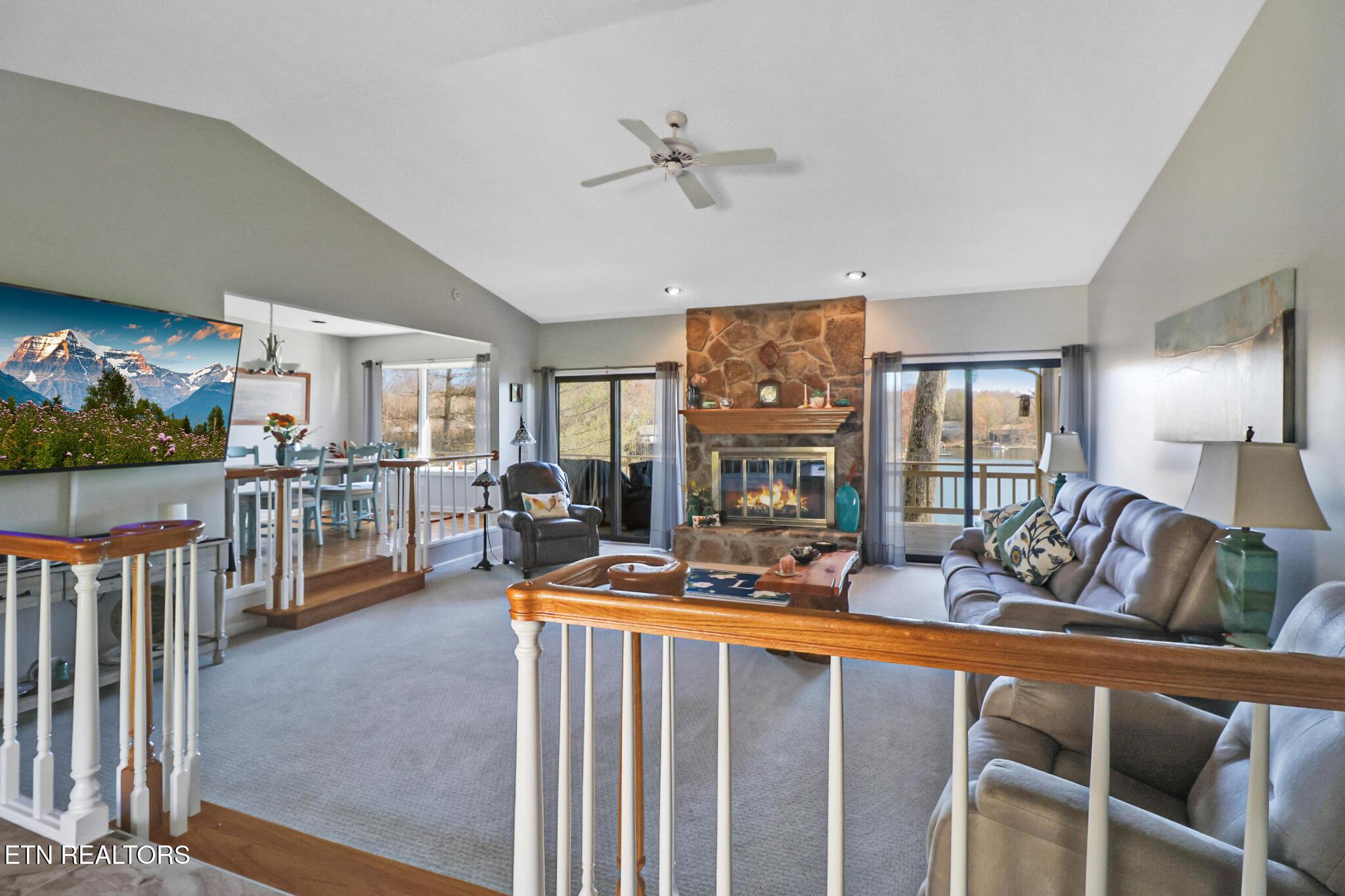 Image 4: Living room 1