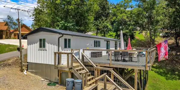 1607 Kinder Lane