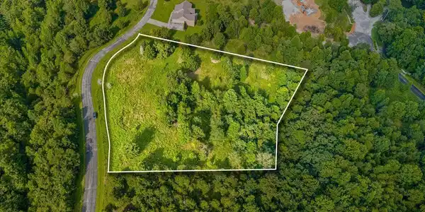 126 Emerald Pointe Circle