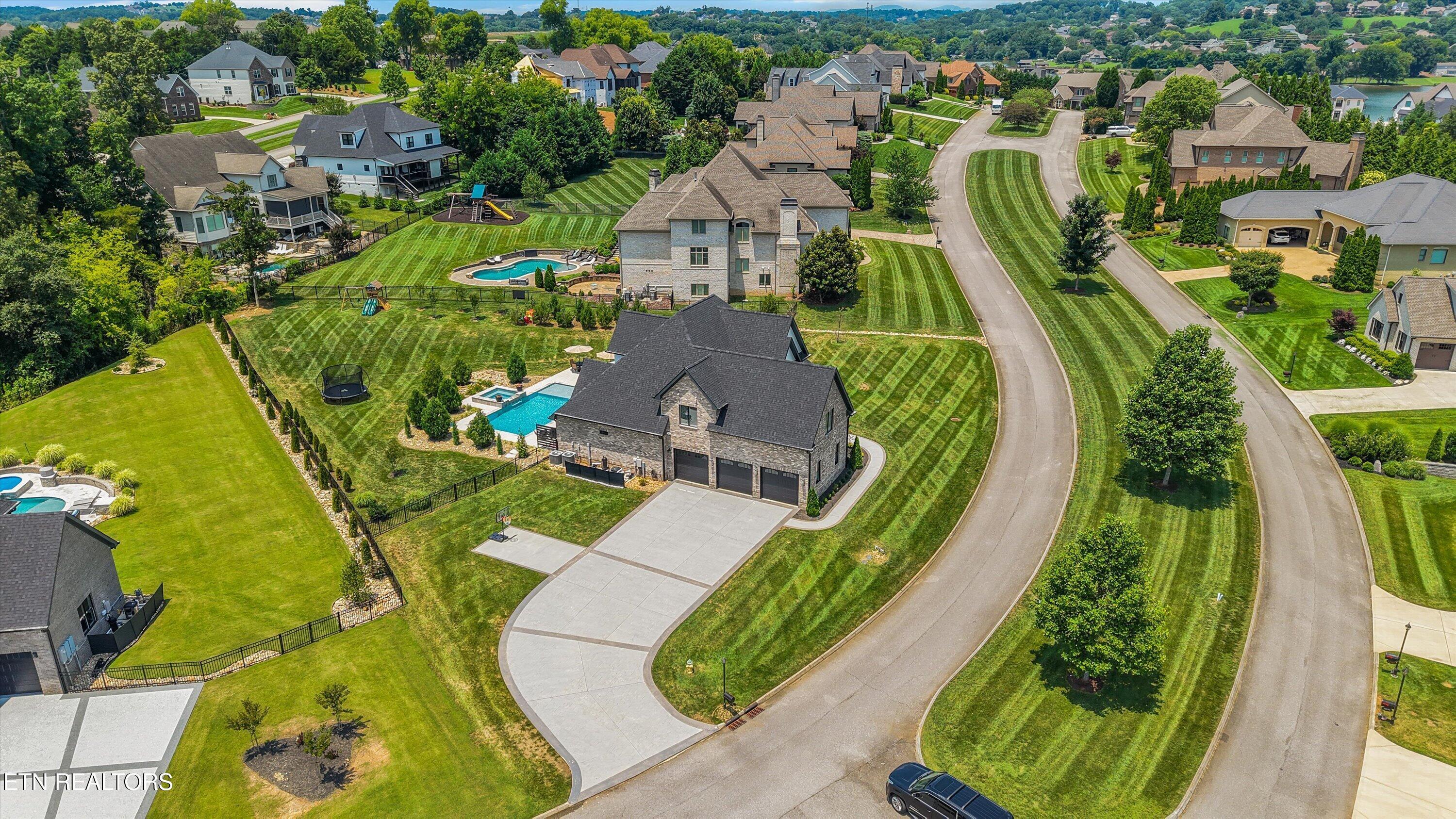 Image 3: 77-12149 Fredericksburg Blvd 04