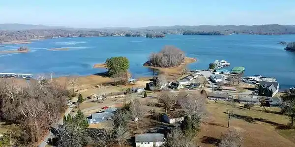 206 Lakeshire Drive