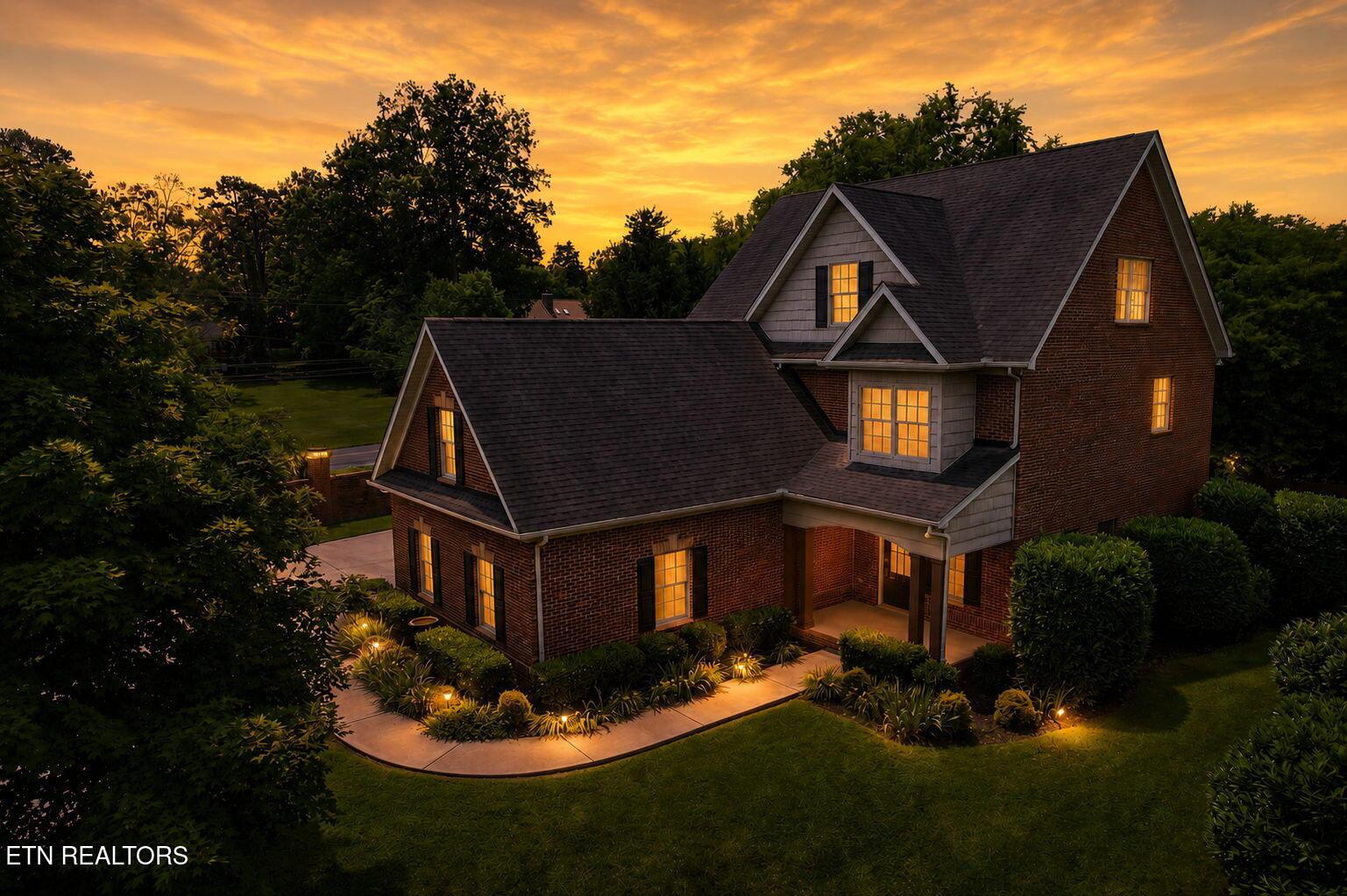 Image 3: 4-web-or-mls-virtual twilight