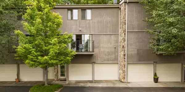 1960 Cherokee Bluff Drive