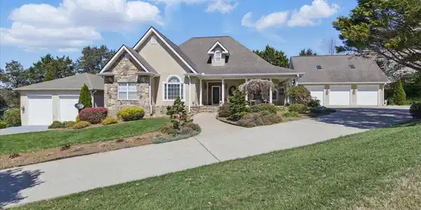 5112 Windsor Springs Lane