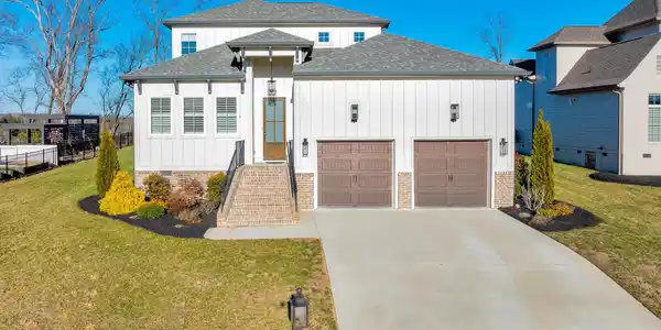 1801 River Breeze Drive