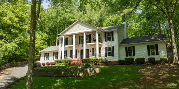 5121 Buckhead Tr