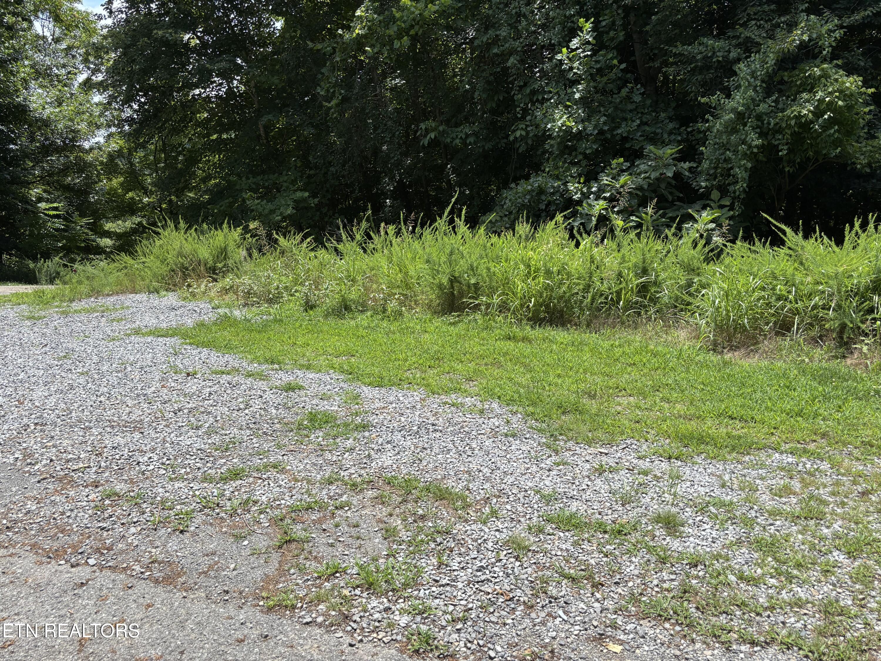Image 3: pircture of cul-de-sac lot 322 Shoreside