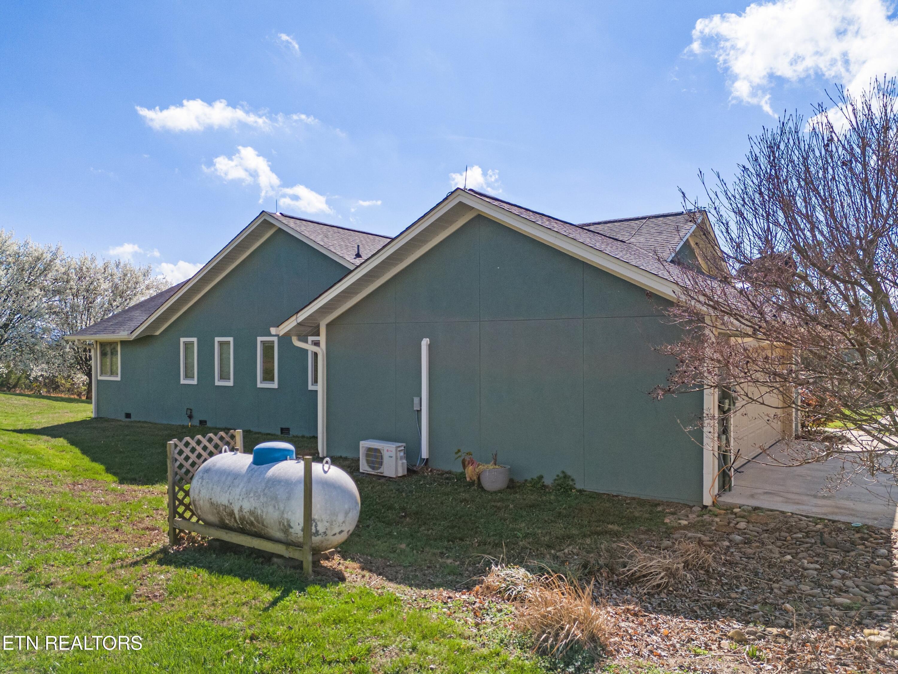 Image 4: 041-2020RanchRoad-Dandridge-TN-37725-SMA