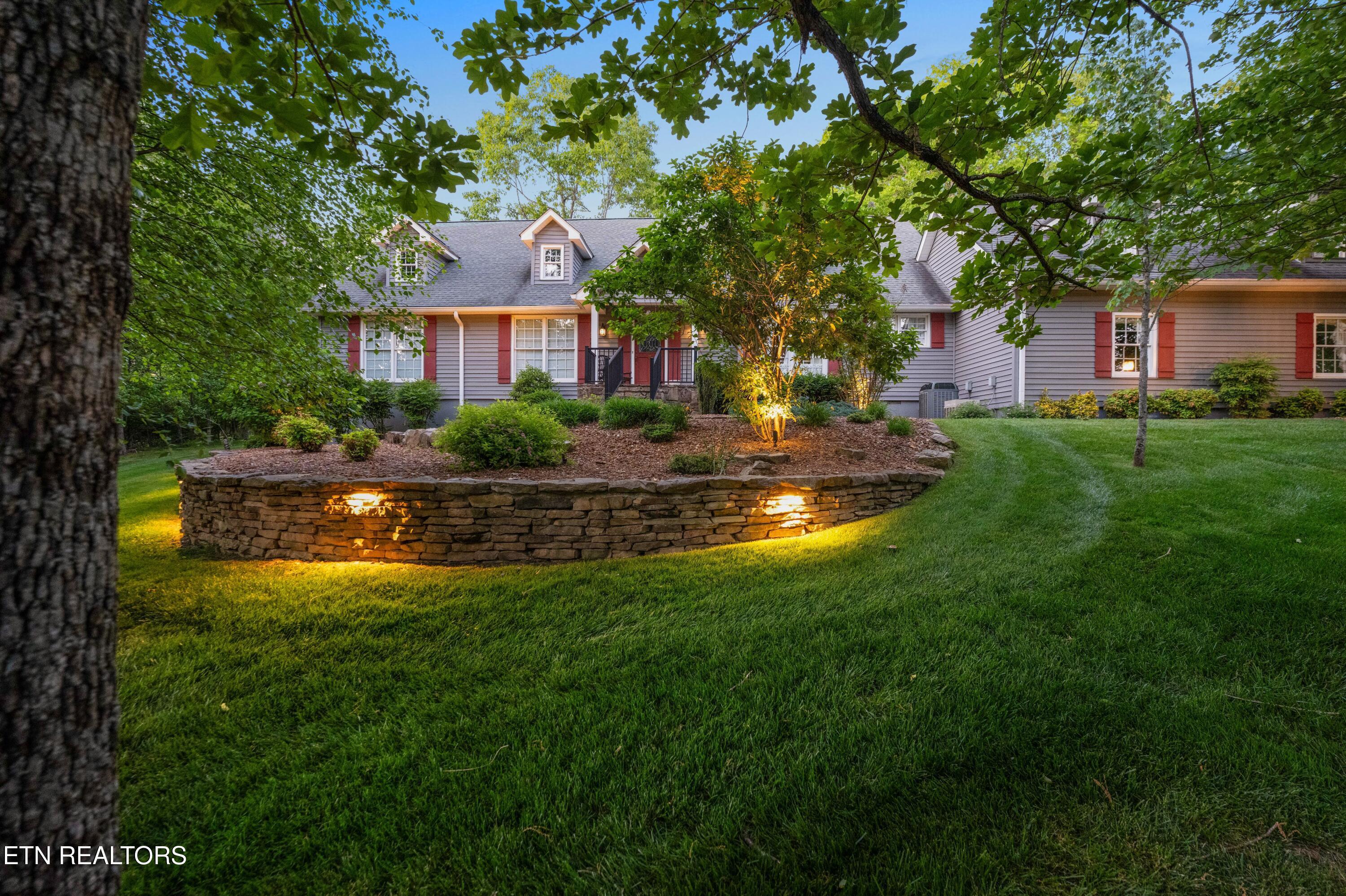 Image 2: Custom Evening Lighting