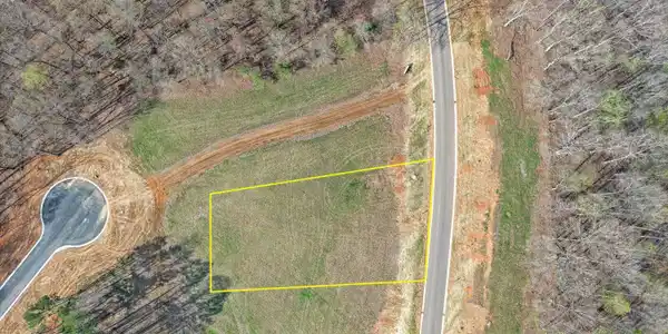 Image 4: 2-4080 Old Dogwood Trail05