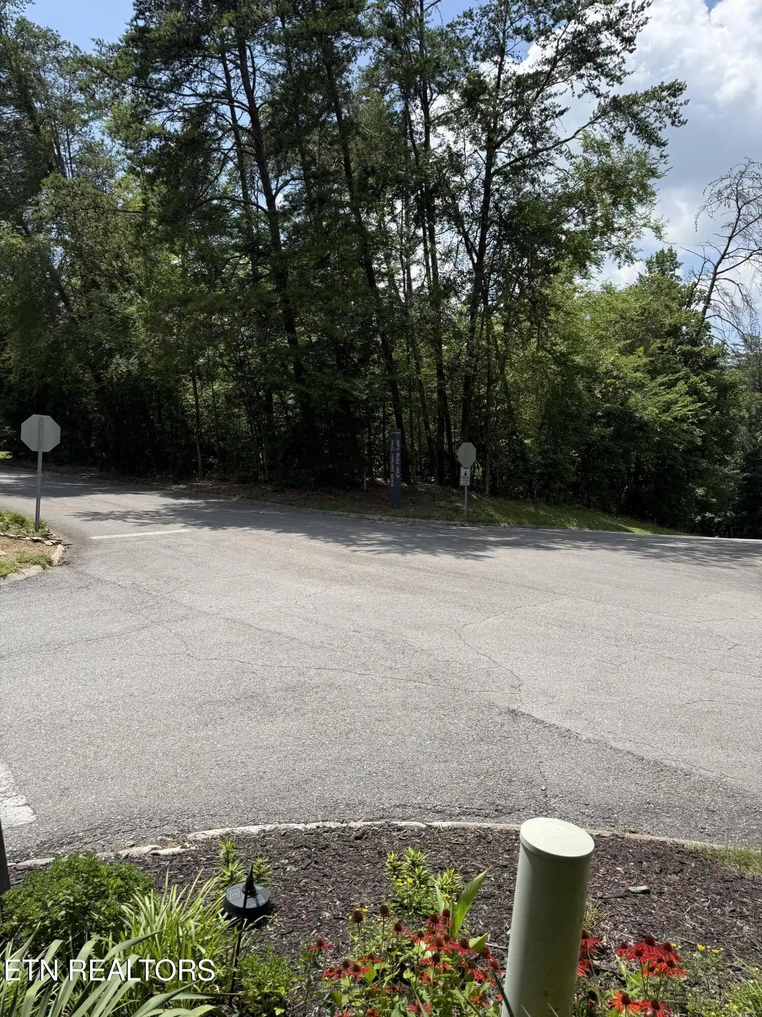 Image 1: Lot 40 Point Harbour Dr photo