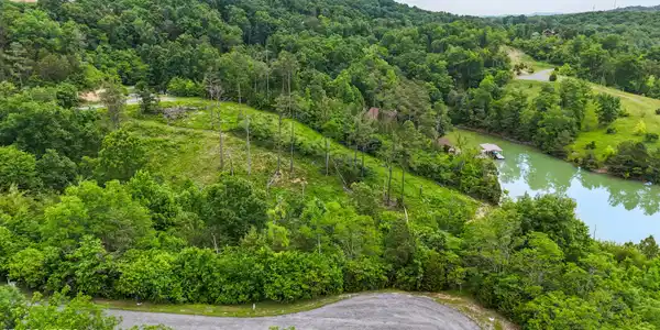 Image 2: dji_fly_20250520_121914_0339_17477580362