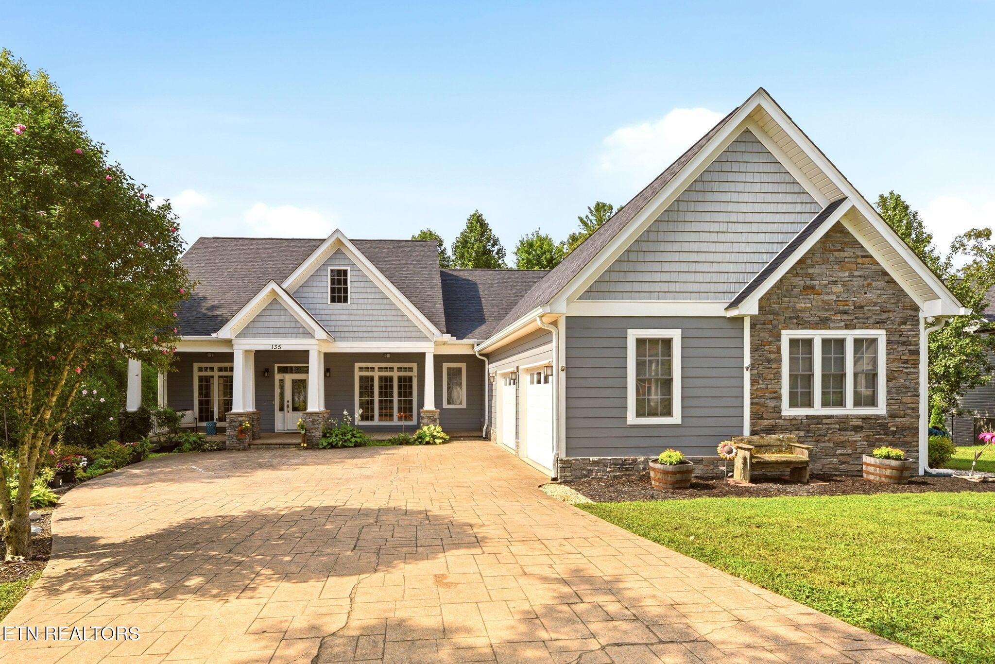 Image 1: 1-web-or-mls-DSC_8287