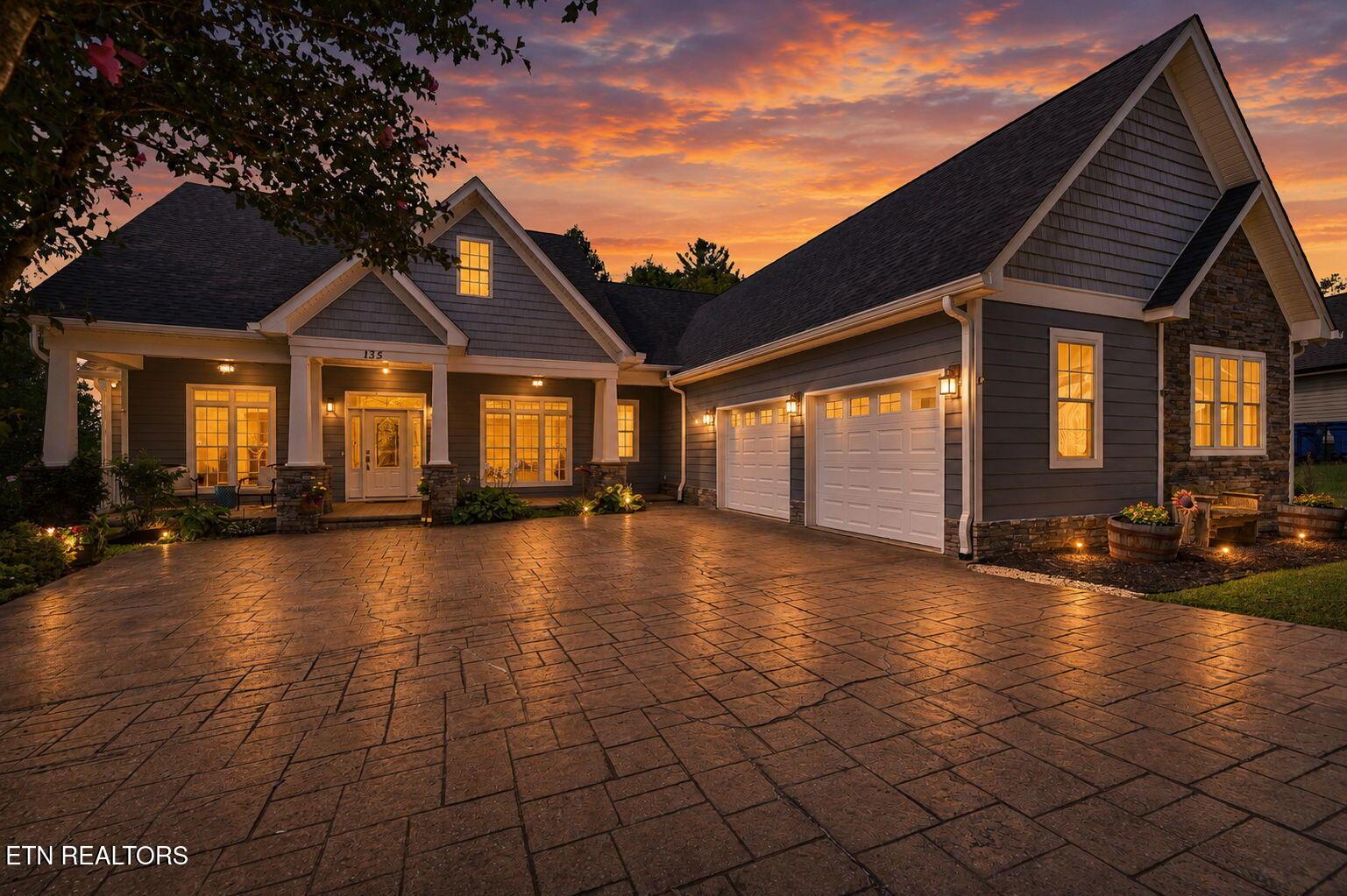 Image 2: 2-web-or-mls-twilight