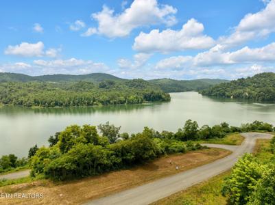 Lot 32 Windward Blvd
