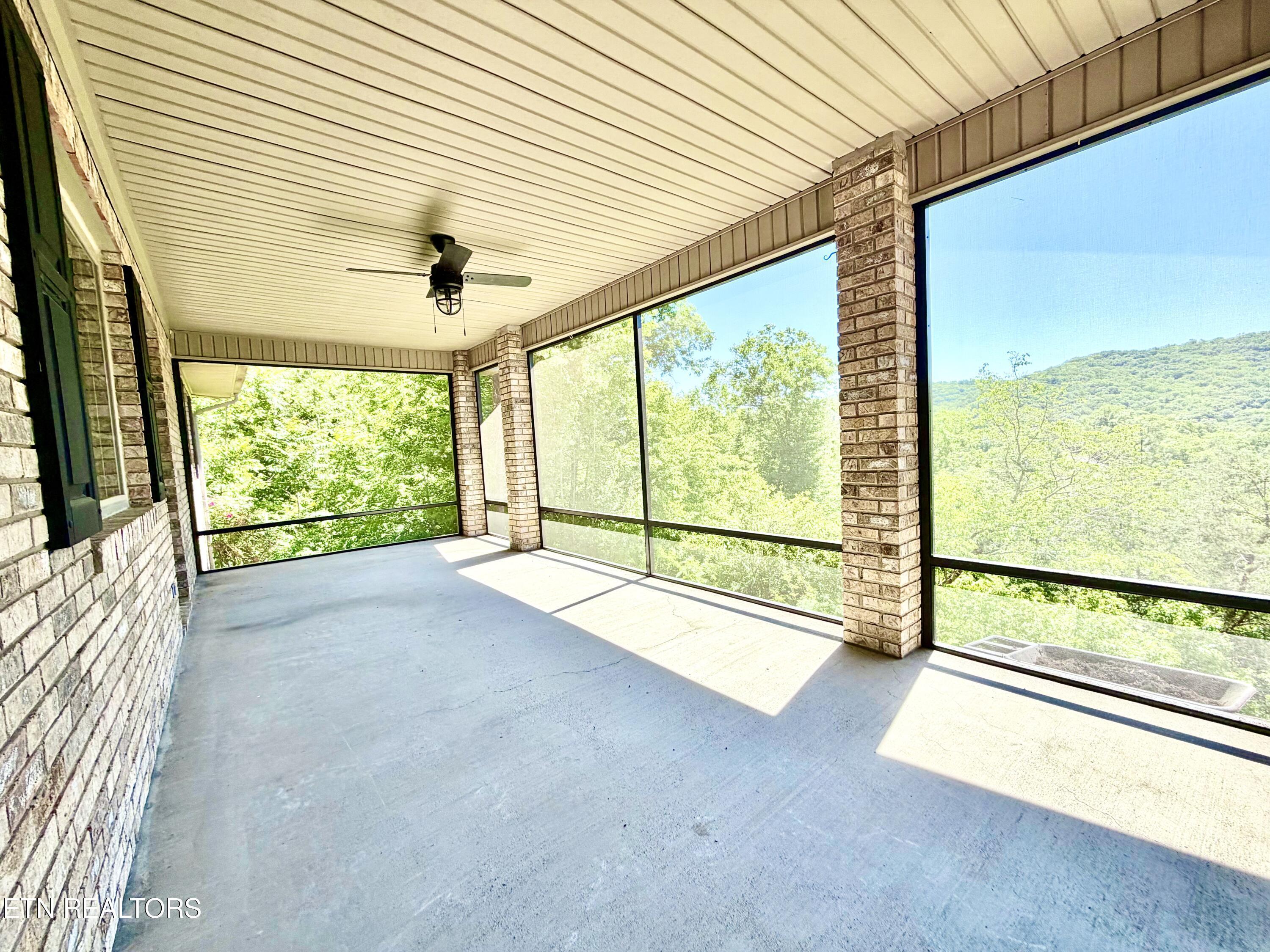 Image 4: Screened Porch