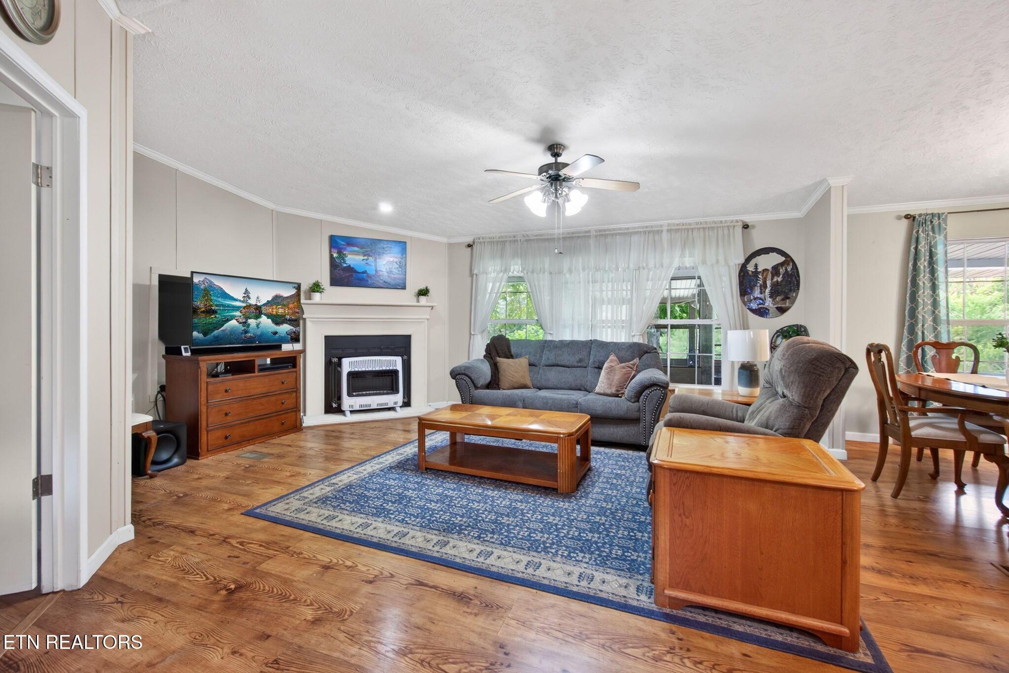 Image 3: 14-web-or-mls-9256 Cherokee Trail_9