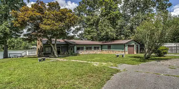 130 Hickory Lane