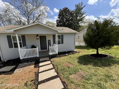 1219 Main St