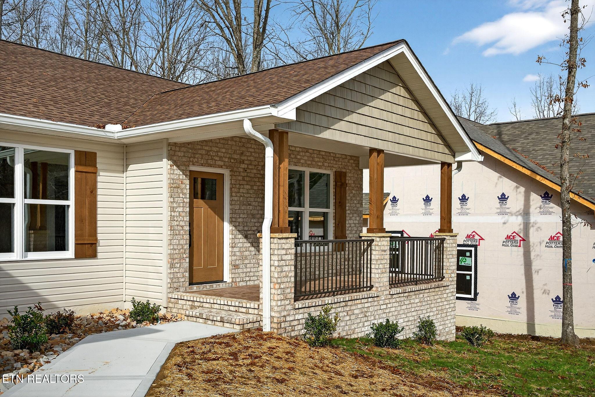 Image 4: Front Porch