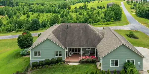 Image 2: homesandvideos aerials-12111