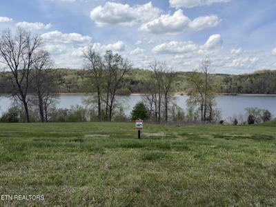 687 River Bank Tr