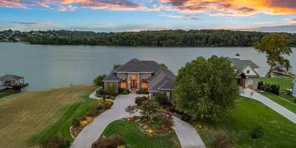3726 Promontory Point