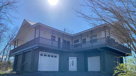 1581 Romary Rd