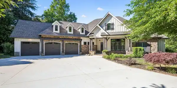 Image 2: 3-4451 Forrest Ridge Dr - 003
