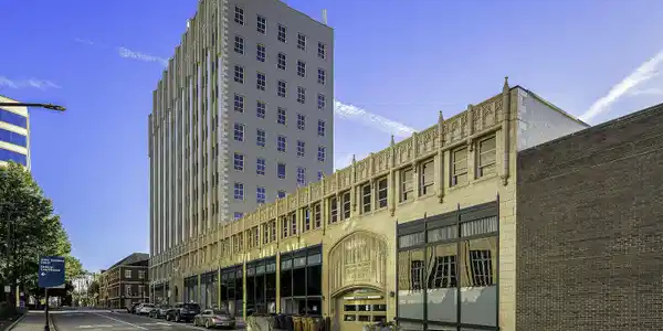 603 W Main St