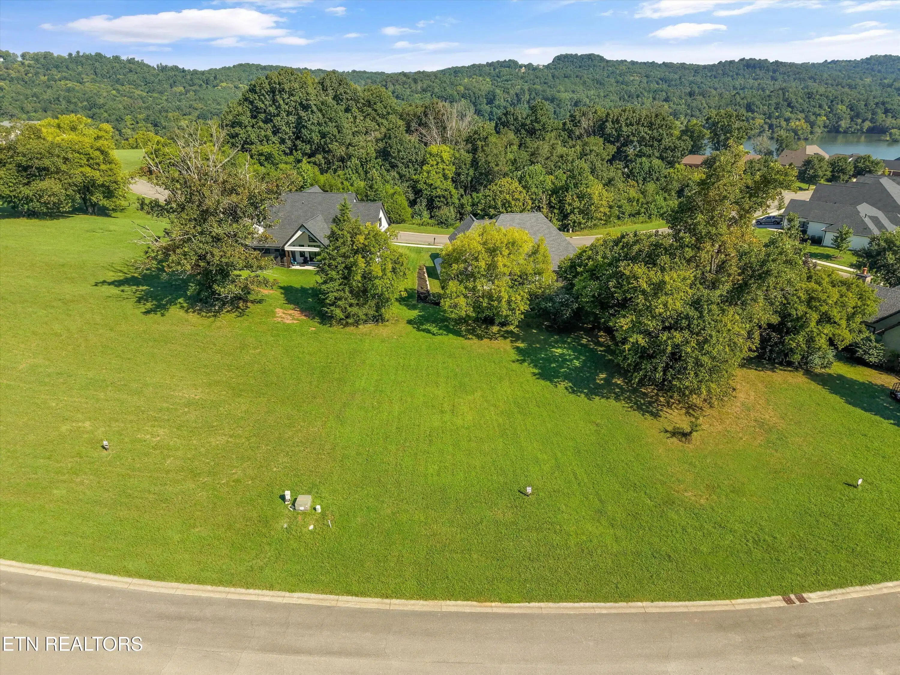 Image 1: 01-1520 Eagle Pt Dr Lot 149 02