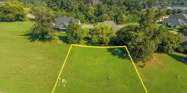 Image 2: 02-1520 Eagle Pt Dr Lot 149 02