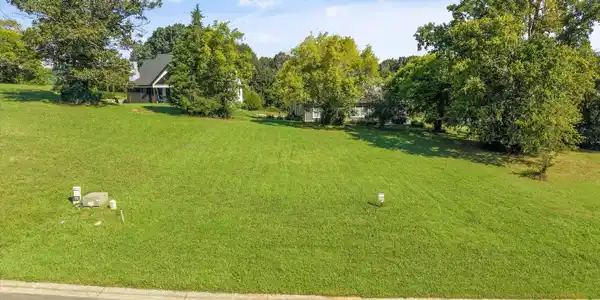 Image 3: 03-1520 Eagle Pt Dr Lot 149 01