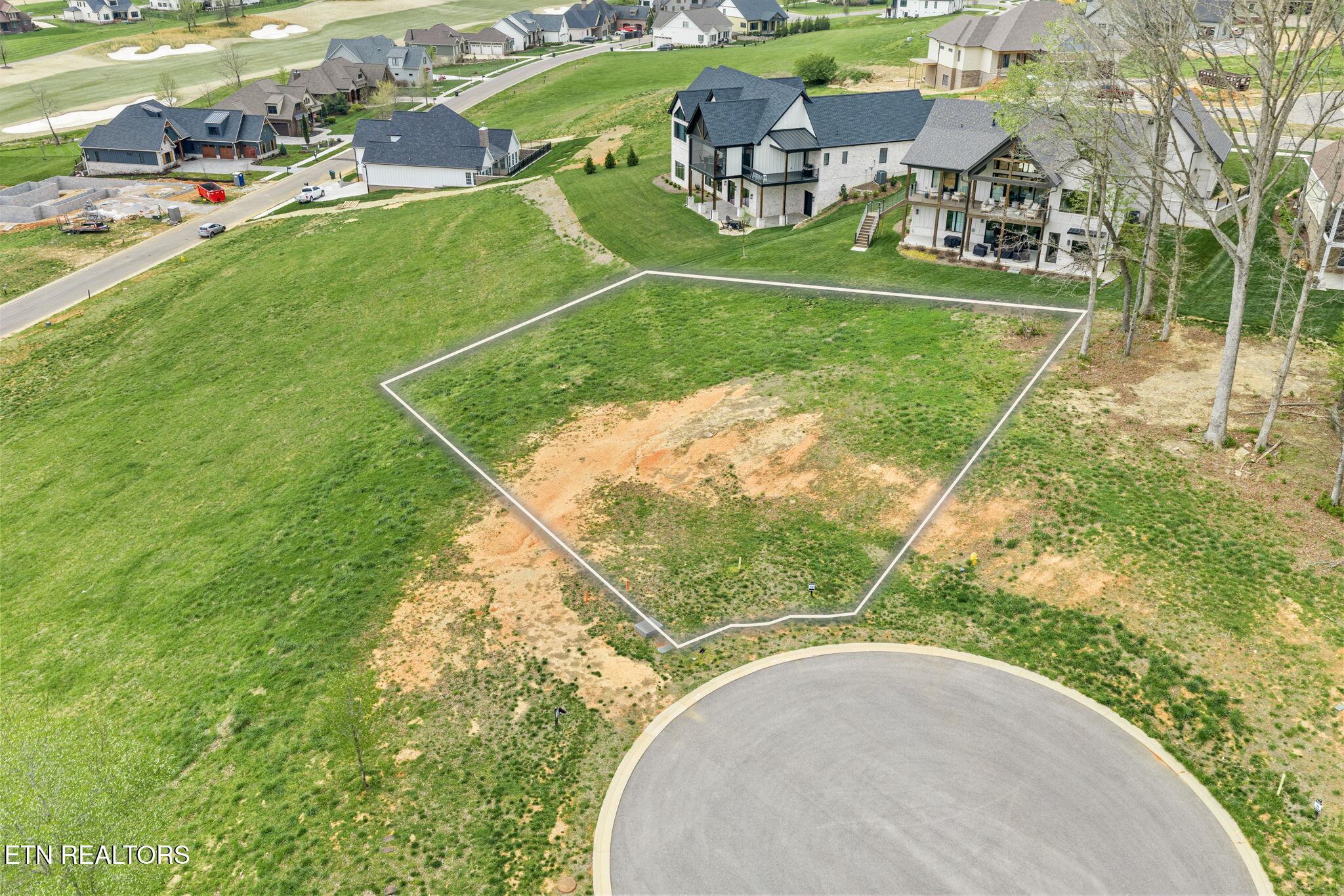 Image 4: 31-web-or-mls-4-print-378 17th Dr--18