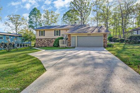 203 Snead Drive