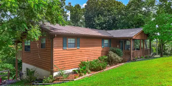 Image 2: 002-1537KinderLane-Dandridge-TN-37725-SM